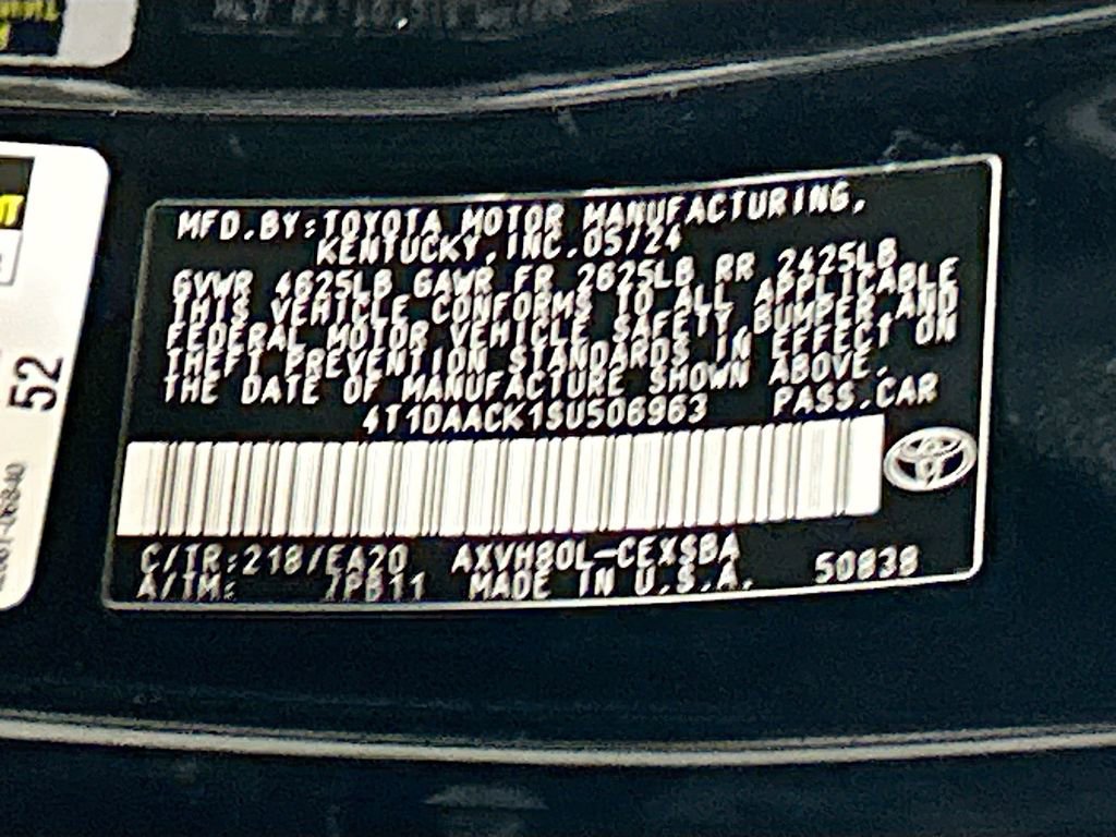 Used 2025 Toyota Camry SE FWD image 29