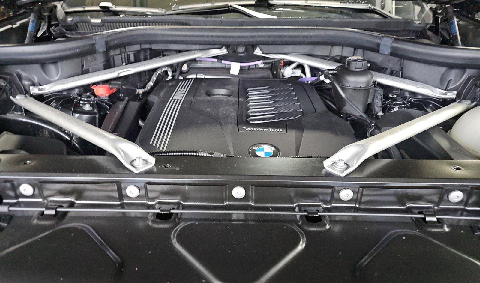 Used 2022 BMW X5 xDrive40i AWD/4WD image 16