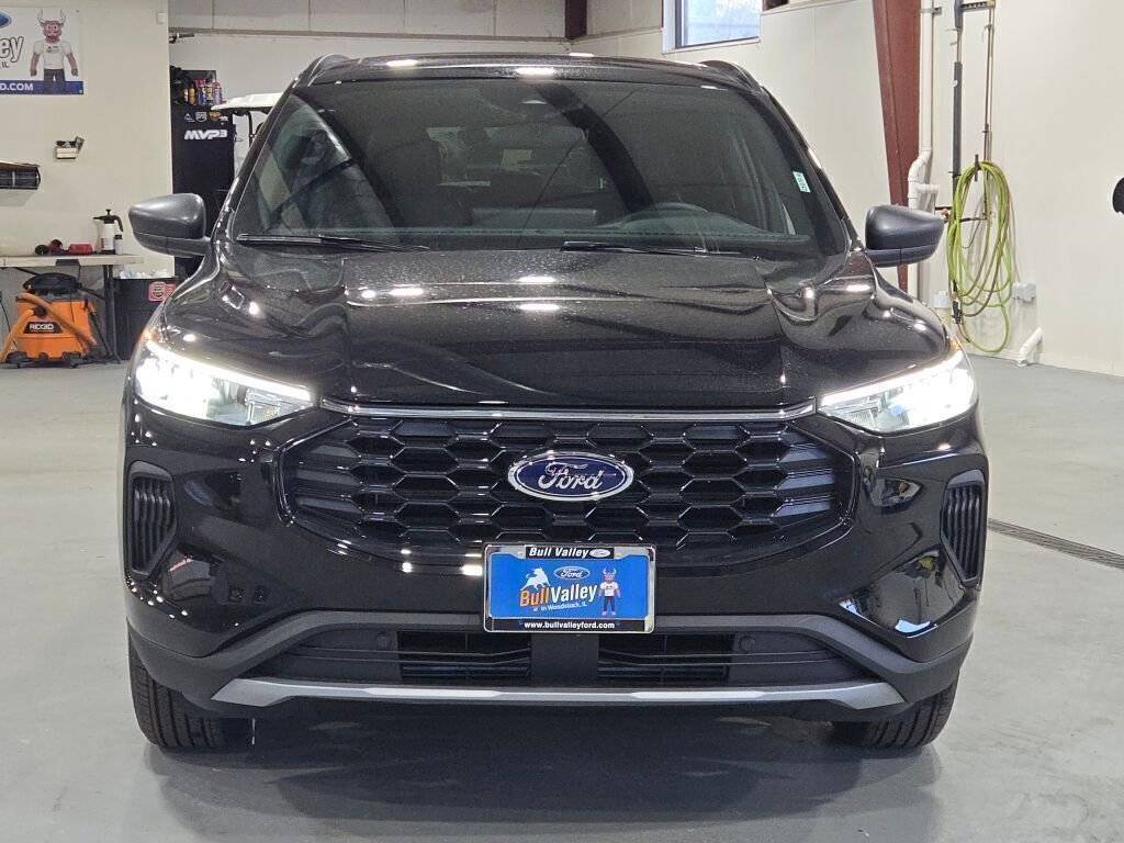 New 2025 Ford Escape ST-Line w/ Tech Pack #1 image 3
