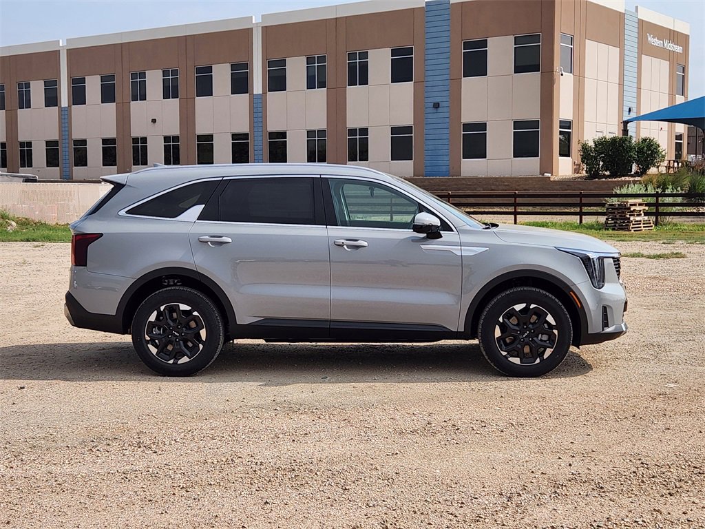 New 2026 Kia Sorento S w/ S Panoramic Sunroof Package image 2