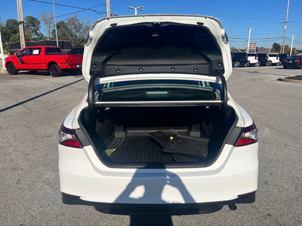 Used 2024 Toyota Camry LE AWD/4WD image 31