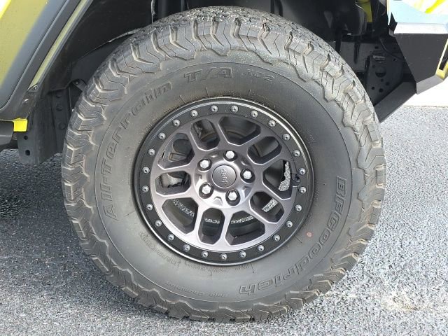 Used 2022 Jeep Wrangler Unlimited Sport w/ Xtreme Recon 35" Tire Package AWD/4WD image 25