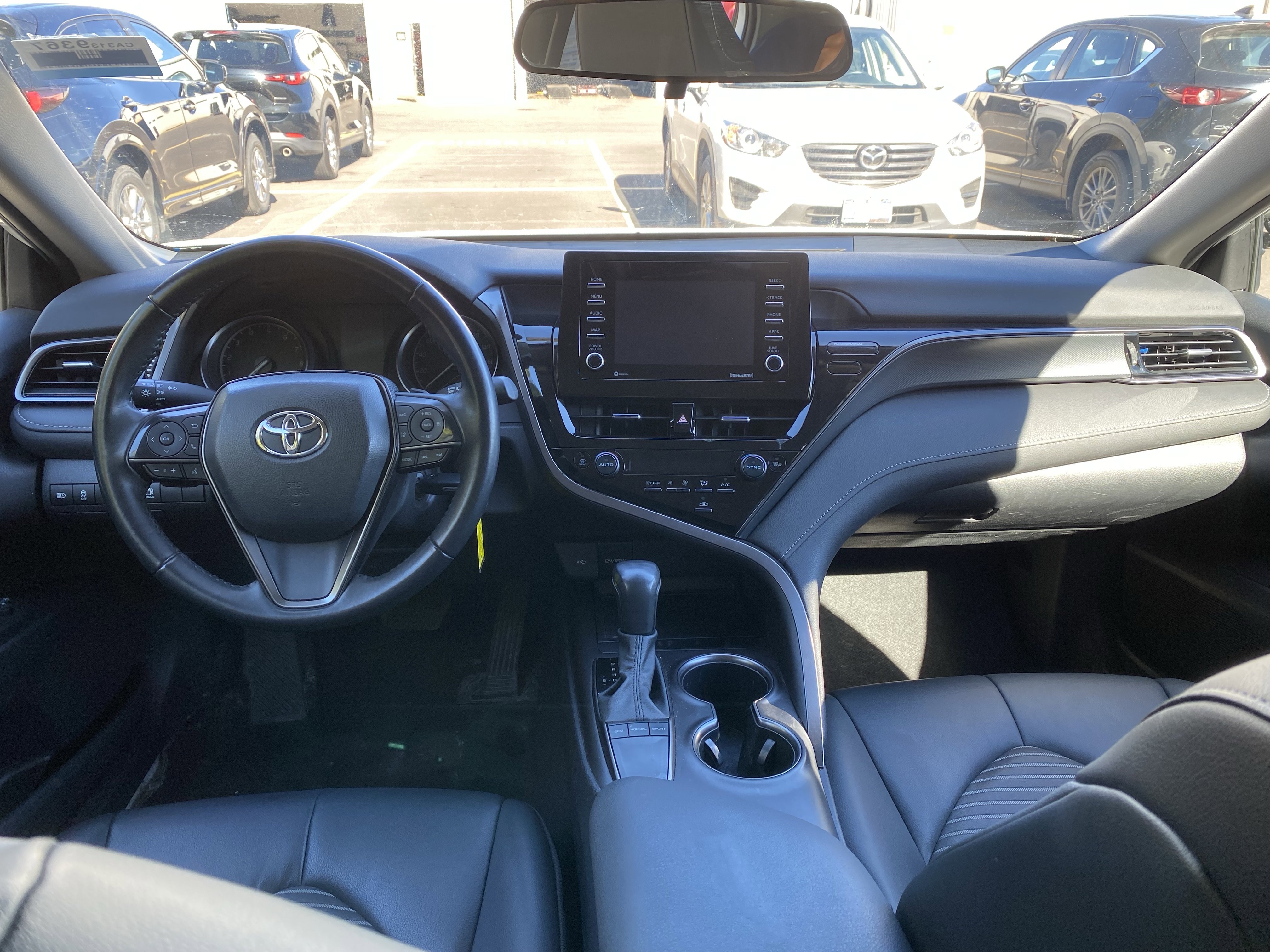 Used 2023 Toyota Camry SE image 11