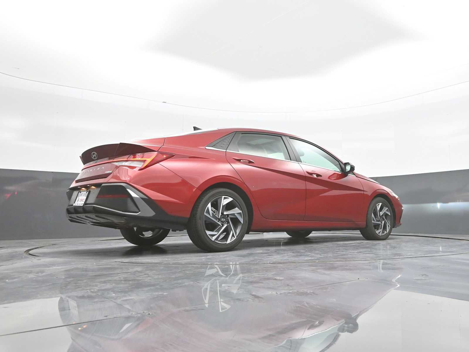 Used 2025 Hyundai Elantra Limited FWD image 48
