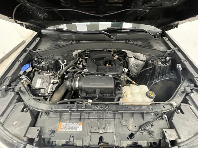 Used 2020 Ford Explorer XLT w/ Equipment Group 202A image 16
