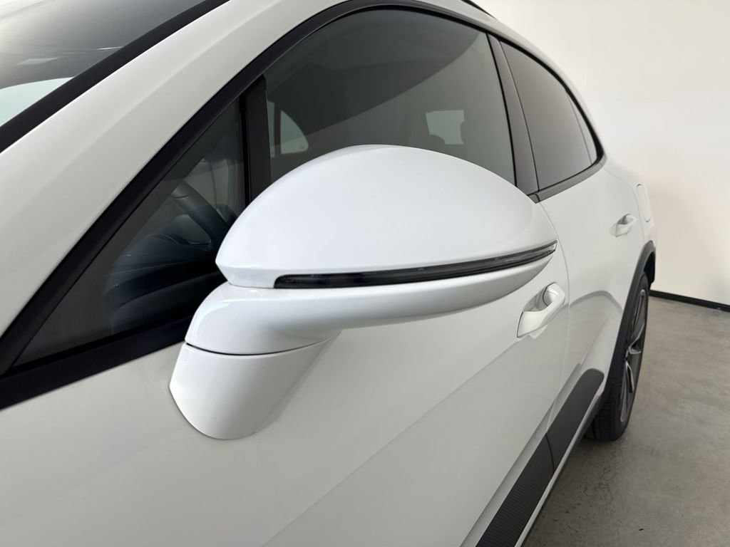 Used 2025 Porsche Macan Electric RWD image 12