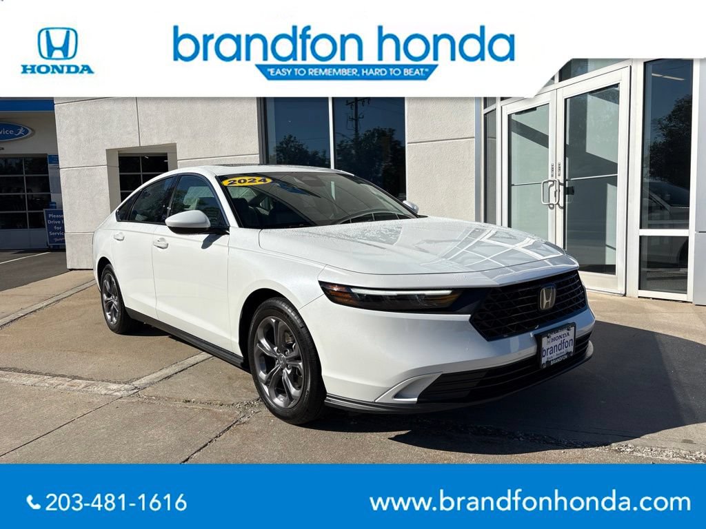 Used 2024 Honda Accord EX image 2