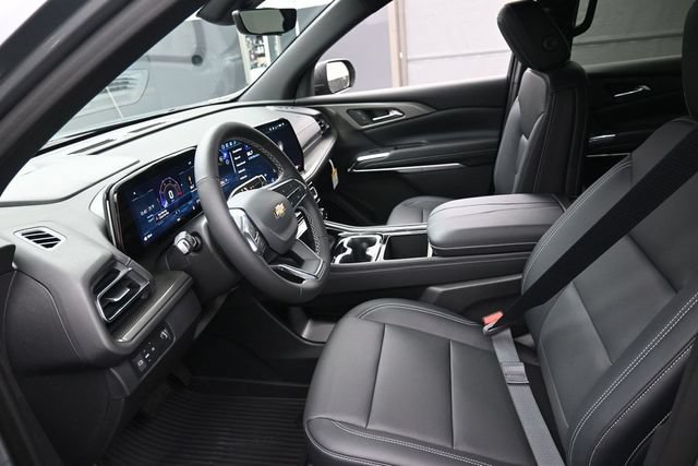 New 2027 Chevrolet Traverse LT w/ Sun and Wheel Package FWD image 8
