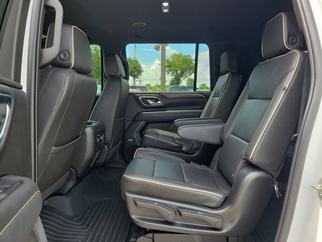 Used 2022 Chevrolet Suburban Premier AWD/4WD image 16