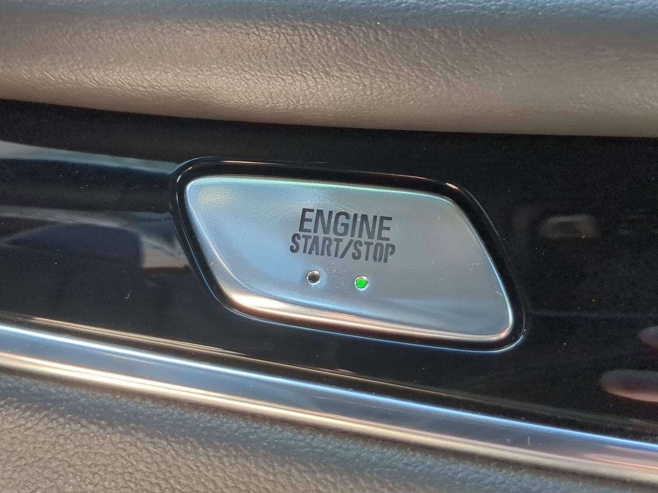 Used 2023 Buick Enclave Avenir w/ Avenir Technology Package image 17