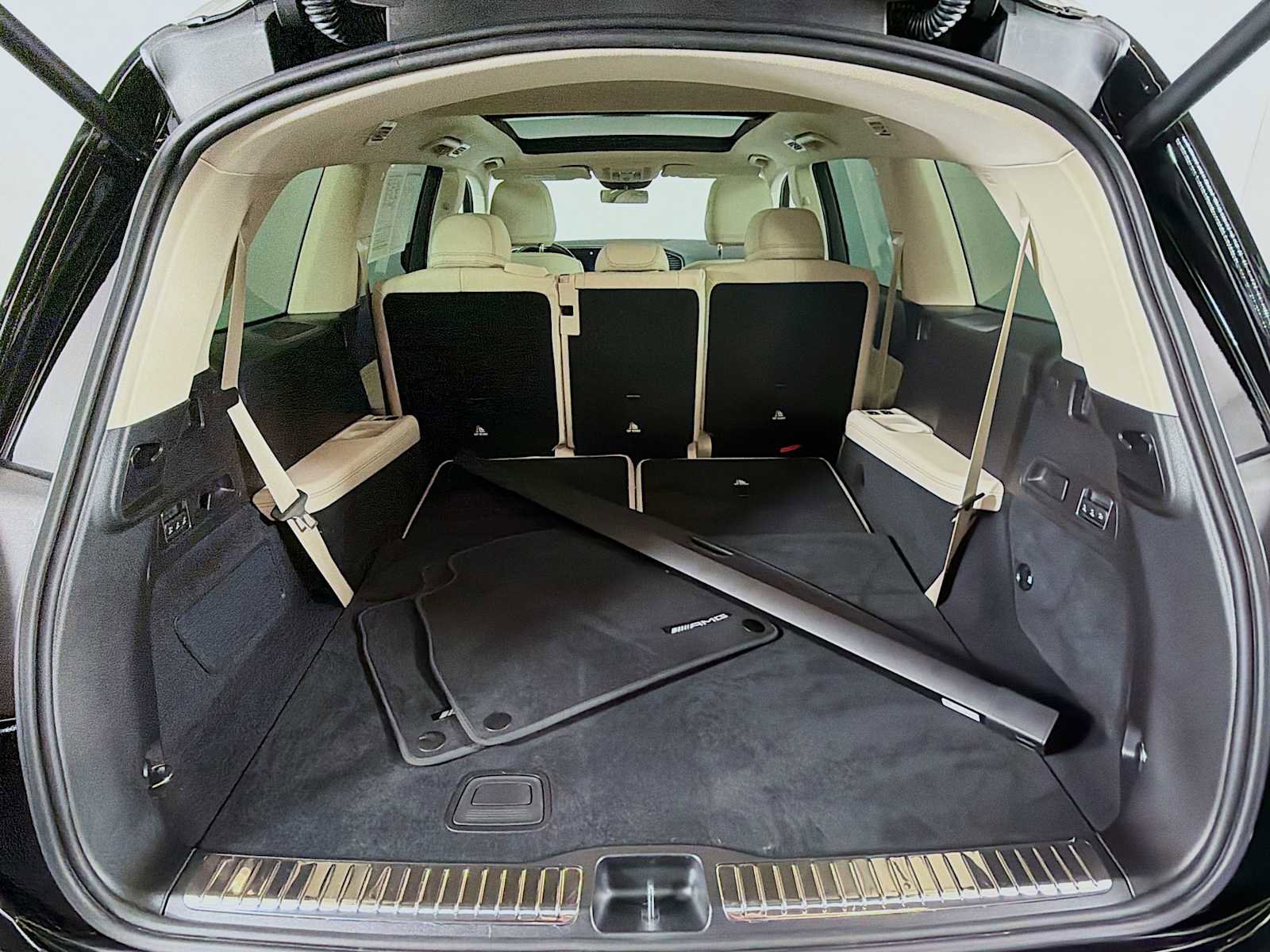 Used 2024 Mercedes-Benz GLS 580 4MATIC image 27