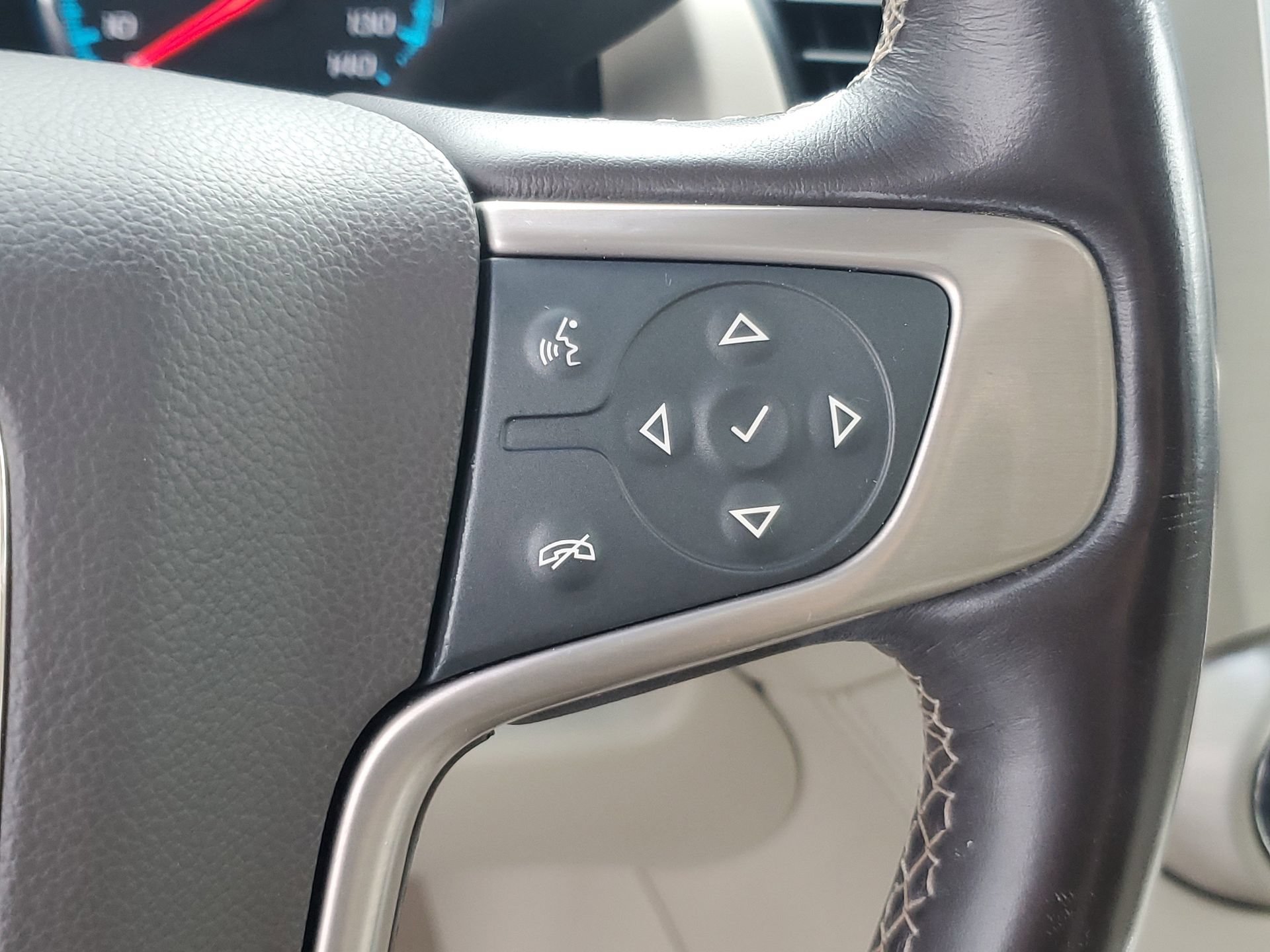 Used 2020 GMC Yukon Denali w/ Denali Premium Package RWD image 27
