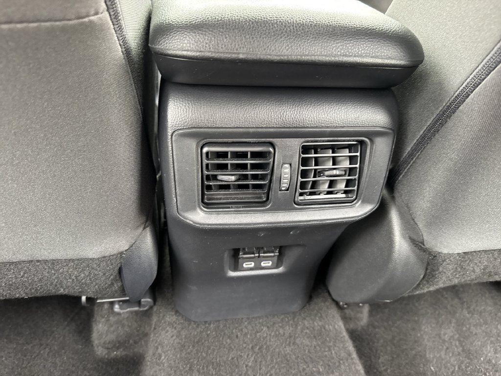 Used 2024 Toyota RAV4 XLE FWD image 37