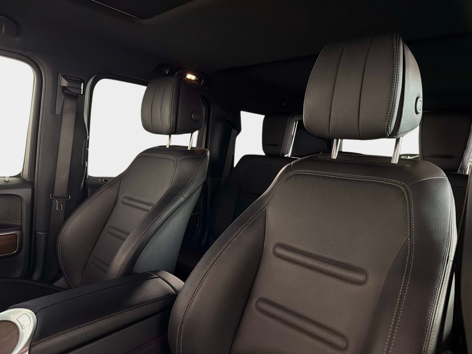 Used 2024 Mercedes-Benz G 550 image 38