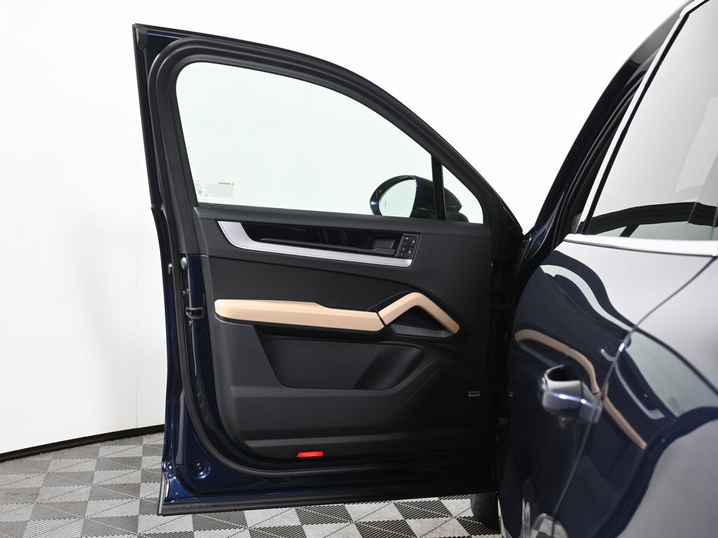 New 2026 Porsche Cayenne AWD/4WD image 30