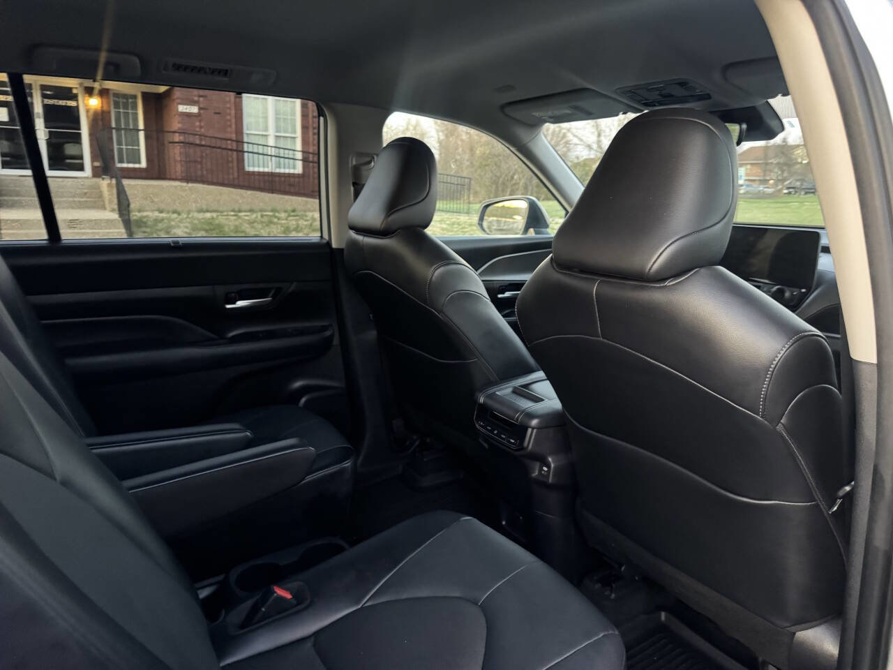 Used 2024 Toyota Grand Highlander AWD image 21