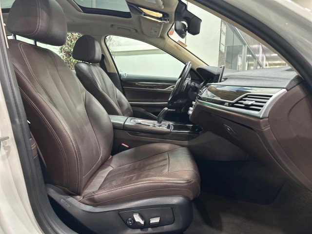 Used 2017 BMW 740i xDrive AWD/4WD image 48