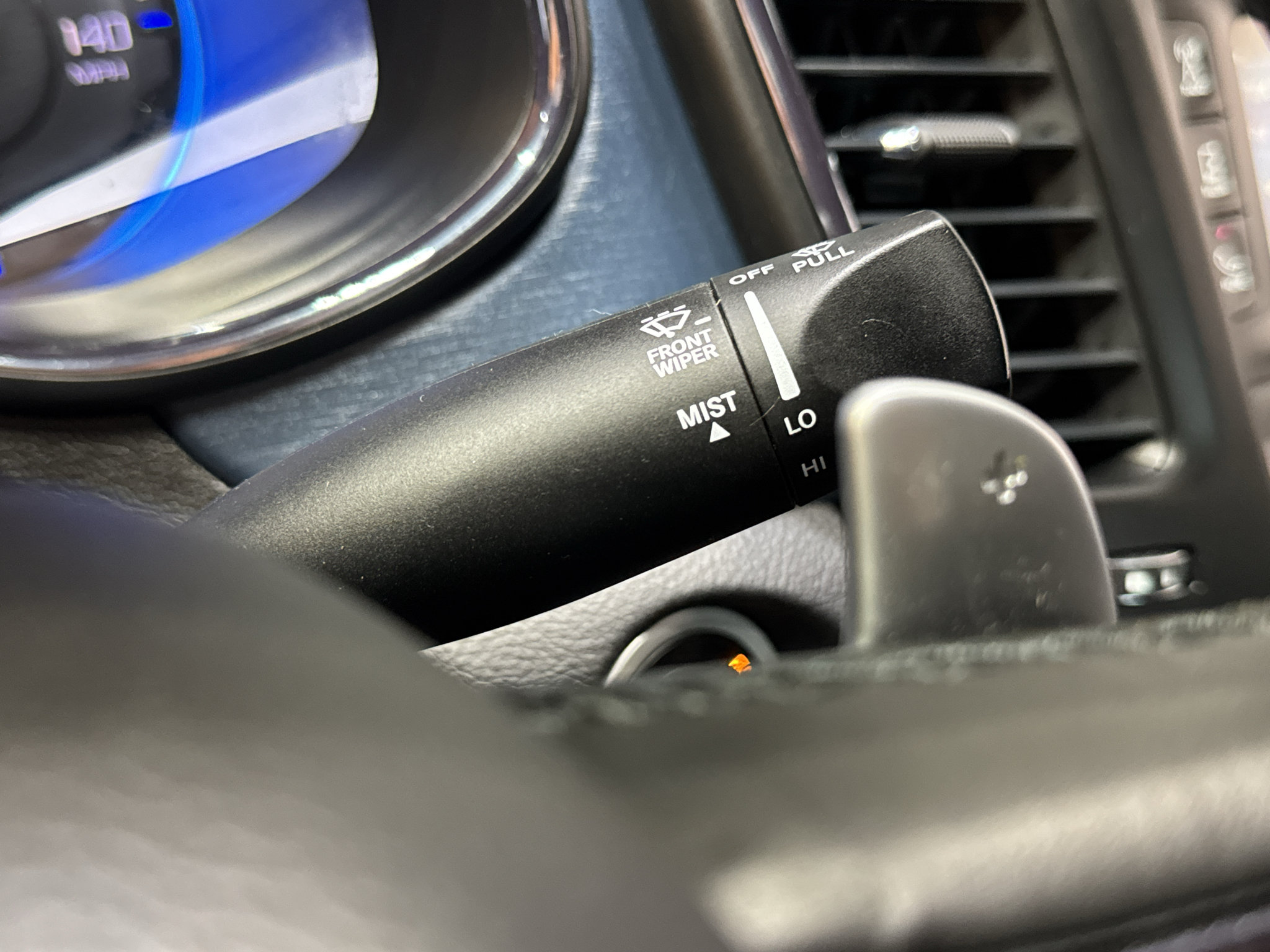 Used 2015 Chrysler 200 S FWD image 23