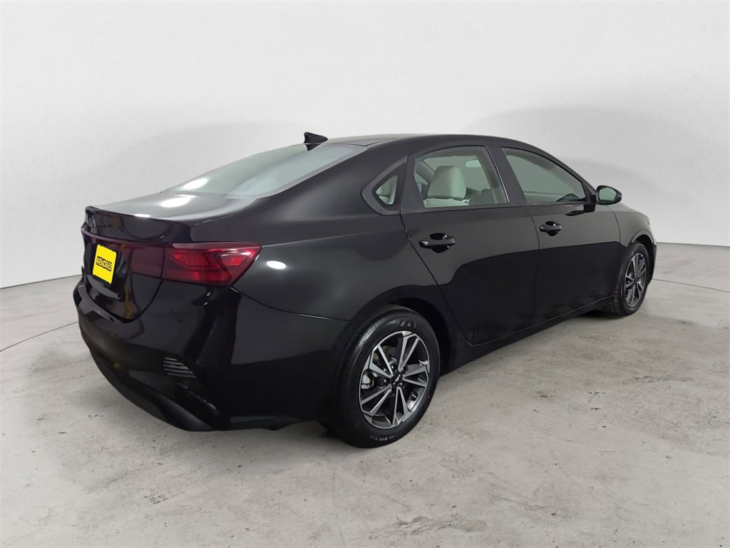 Used 2023 Kia Forte LXS w/ LXS Technology Package image 5