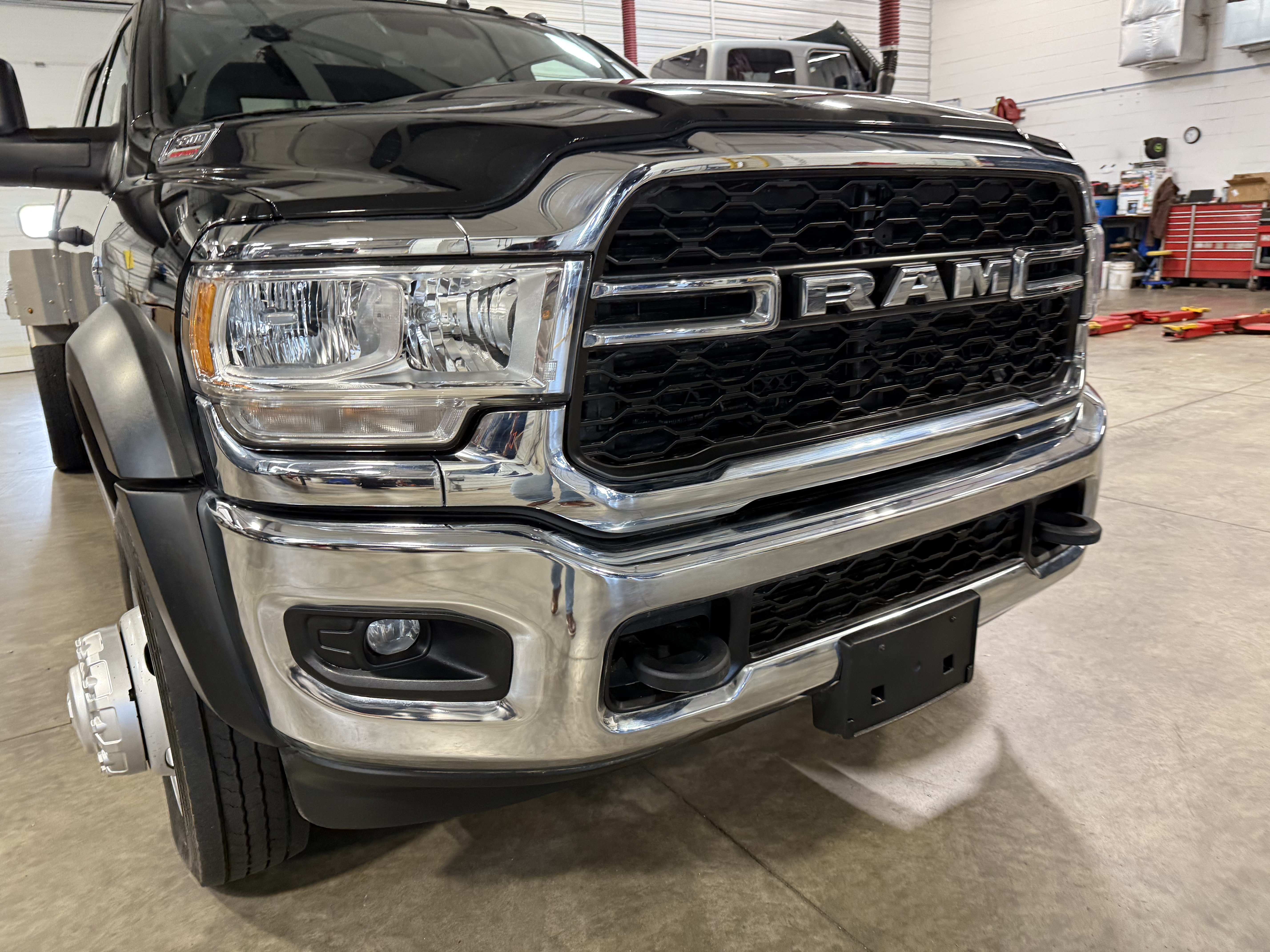Used 2023 RAM 5500 Tradesman w/ Safety Group AWD/4WD image 2