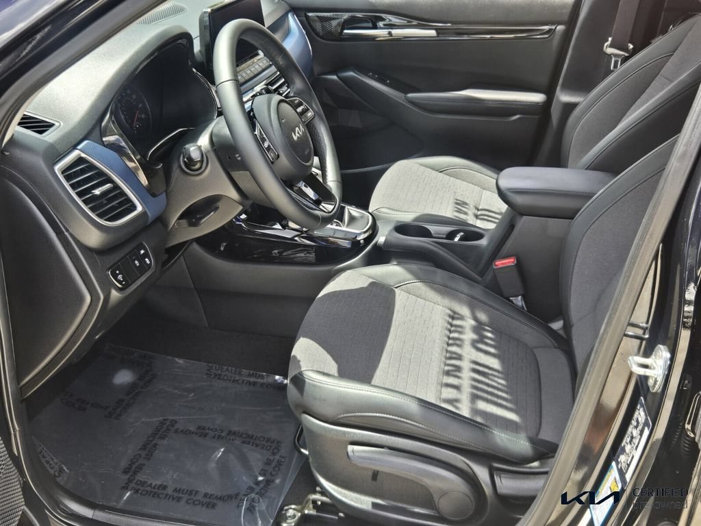 Certified 2023 Kia Seltos S w/ Navigation Package FWD image 10