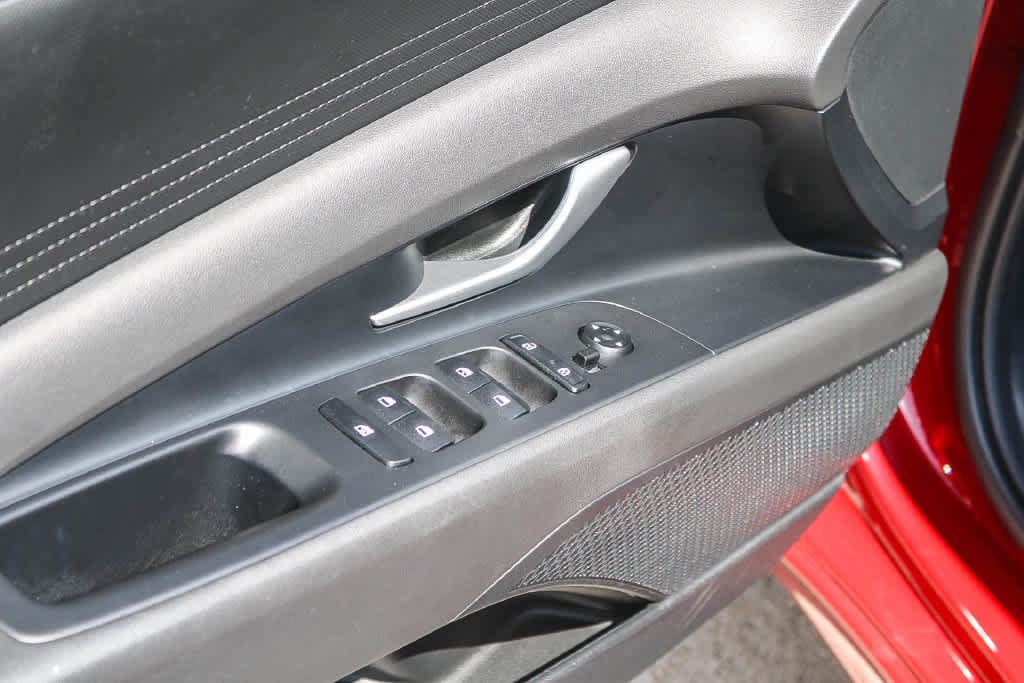 Used 2023 Hyundai Elantra Blue FWD image 21