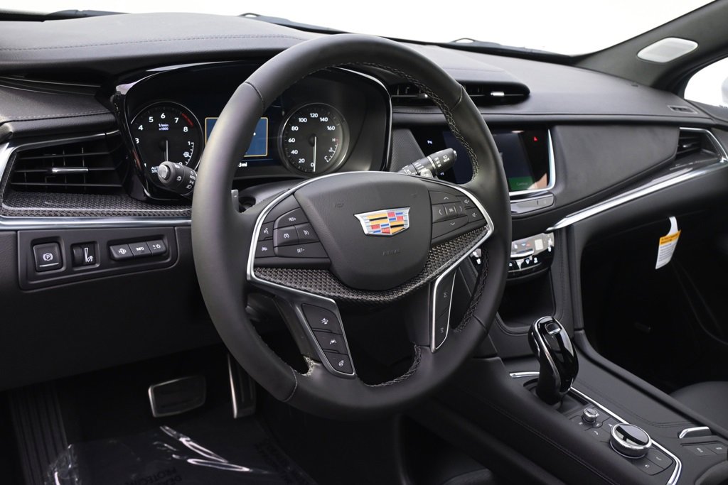 New 2025 Cadillac XT5 Sportv w/ LPO, Red Accent Package image 11