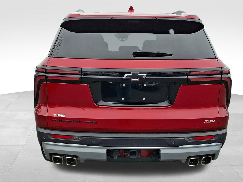 Used 2024 Chevrolet Traverse Z71 w/ Enhanced Driving Package image 5