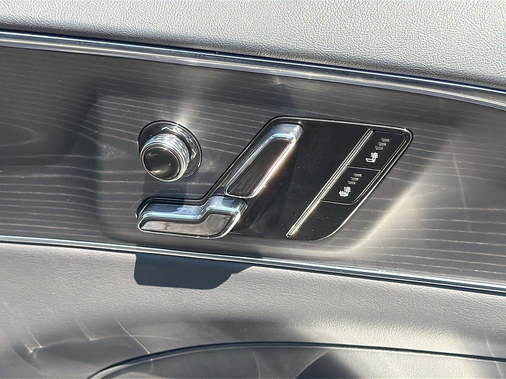 Certified 2024 Cadillac Lyriq Luxury RWD image 30