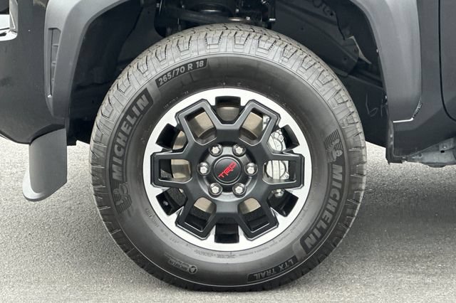Certified 2025 Toyota Tacoma TRD Off-Road AWD/4WD image 30