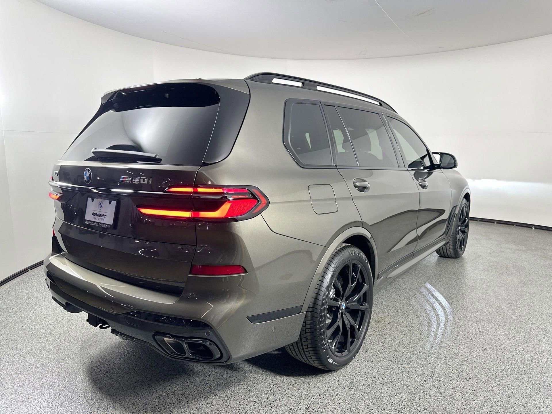 New 2026 BMW X7 M60i image 5