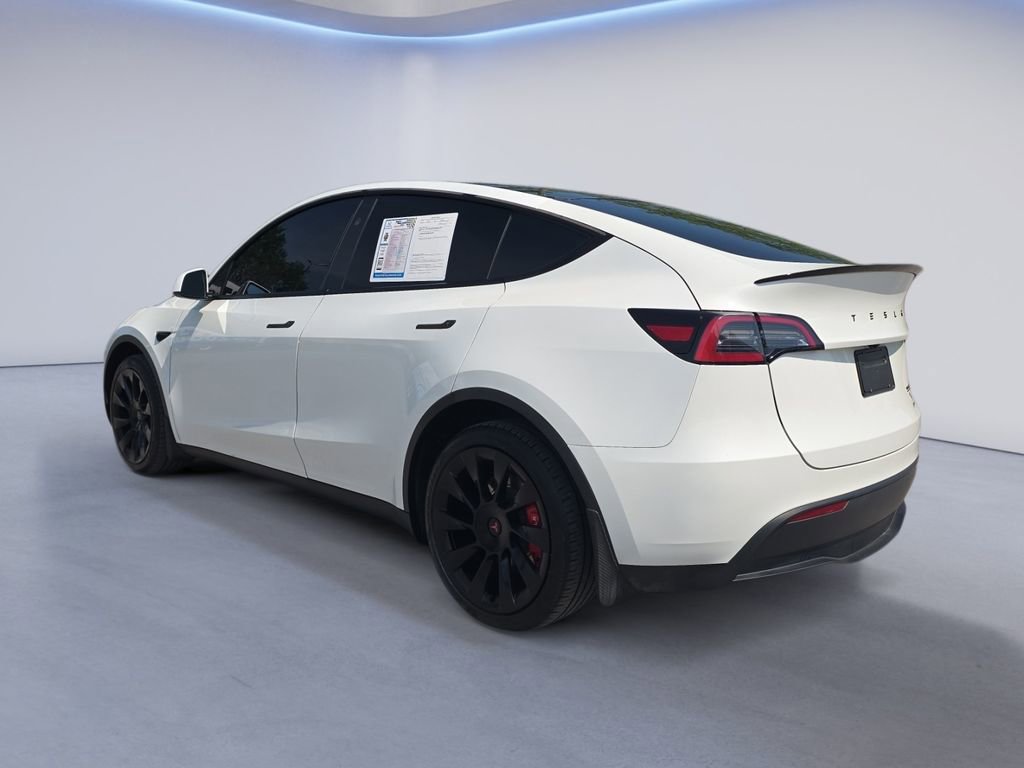 Used 2024 Tesla Model Y Long Range AWD/4WD image 3