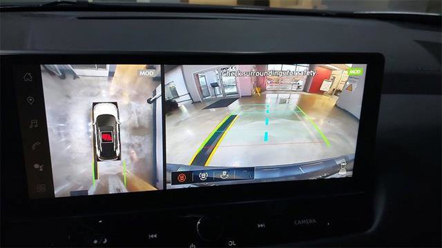 Used 2025 Nissan Rogue SL AWD/4WD image 23