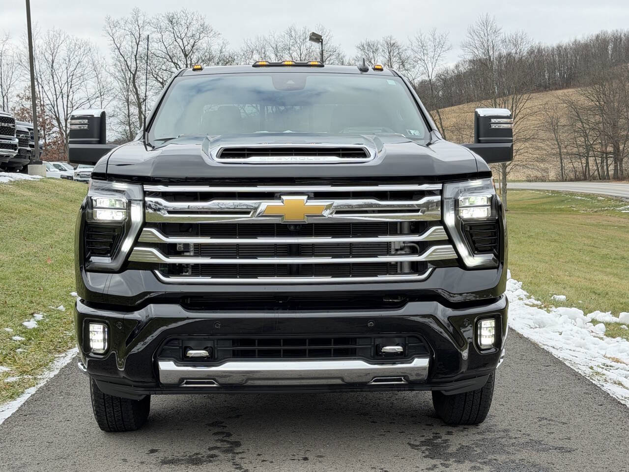 Used 2024 Chevrolet Silverado 3500 High Country w/ High Country Premium Package image 2