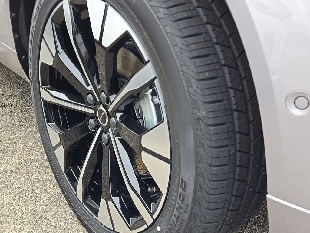 New 2026 Volvo XC60 B5 Plus w/ Protection Package Premier image 4