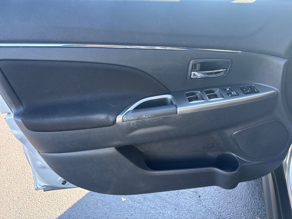 Used 2021 Mitsubishi Outlander Sport SE image 12