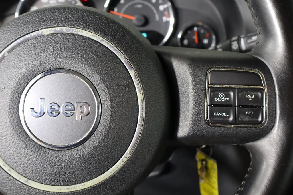 Used 2012 Jeep Wrangler Unlimited Sahara w/ Dual Top Group AWD/4WD image 23