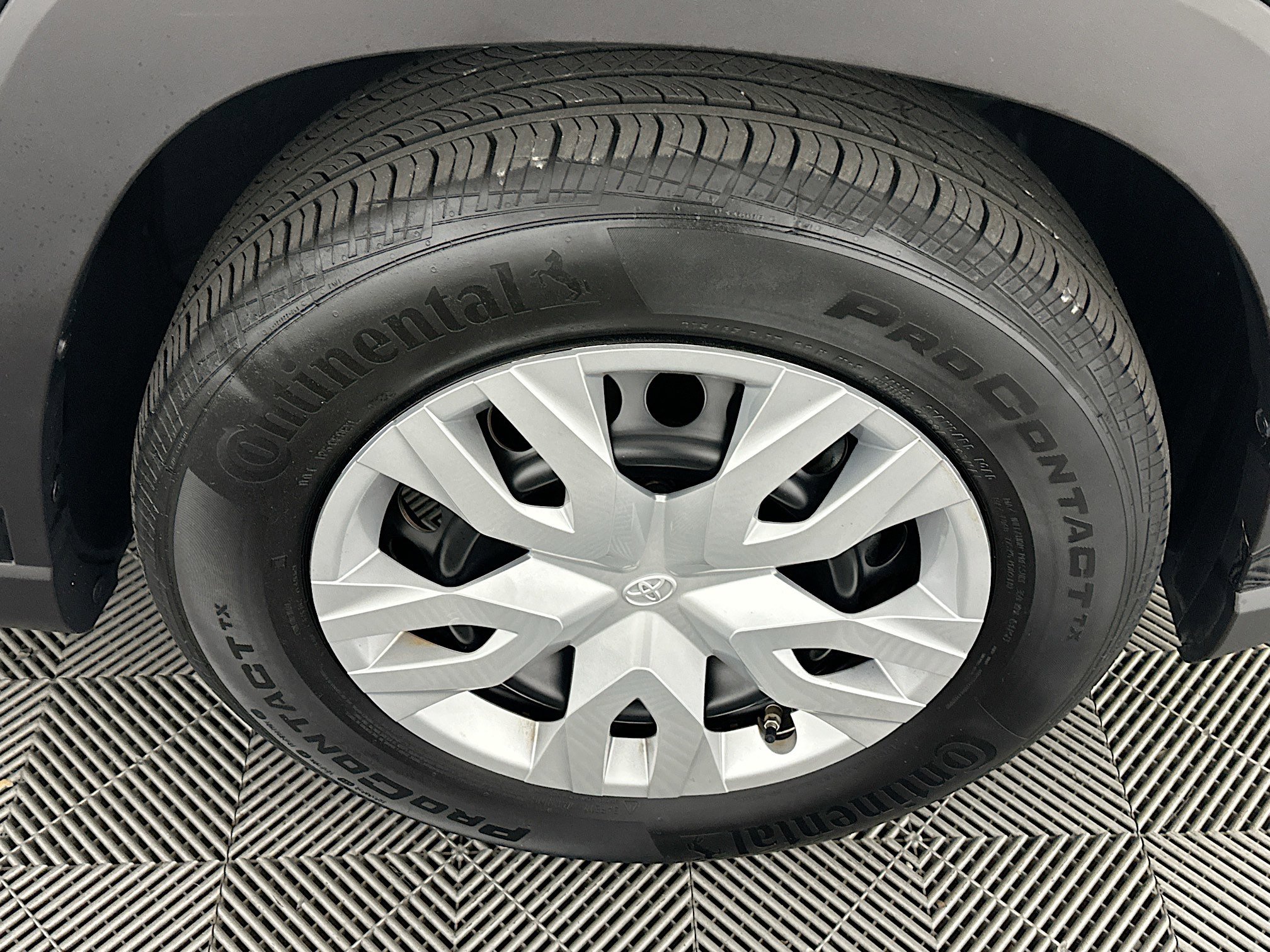 Used 2023 Toyota Corolla Cross L image 11