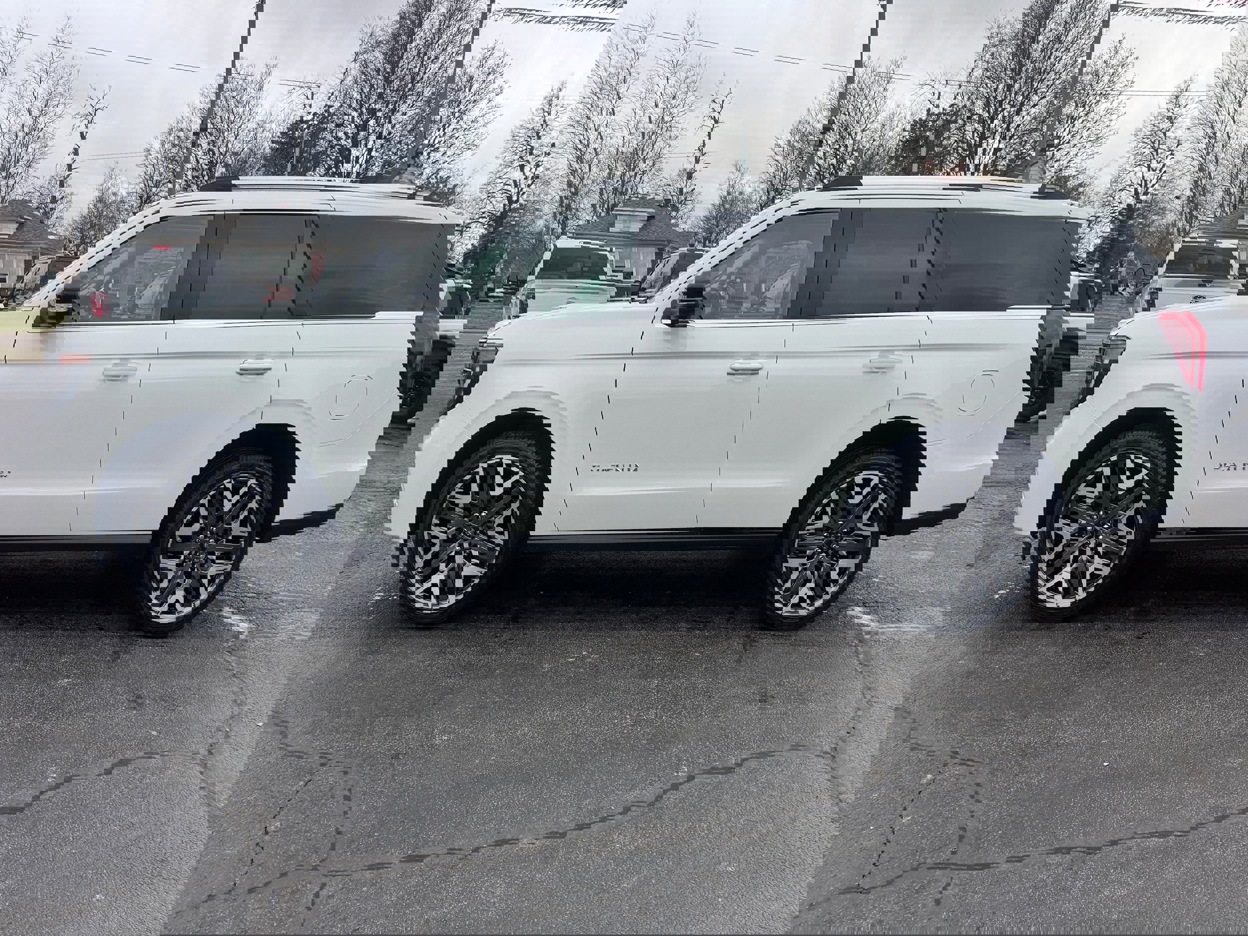 New 2026 Ford Expedition Platinum w/ Platinum Ultimate Package image 4