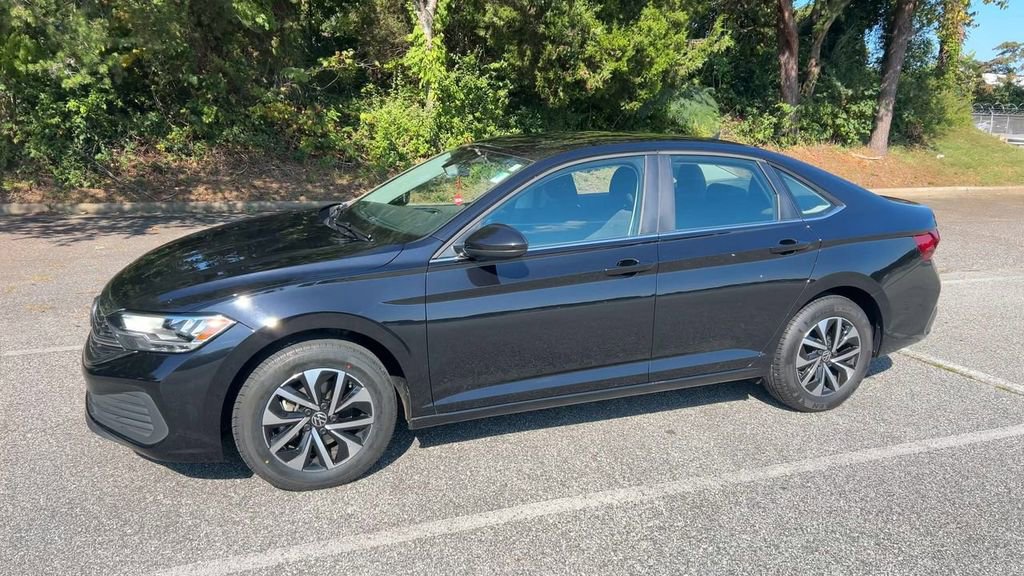 Used 2024 Volkswagen Jetta S image 30