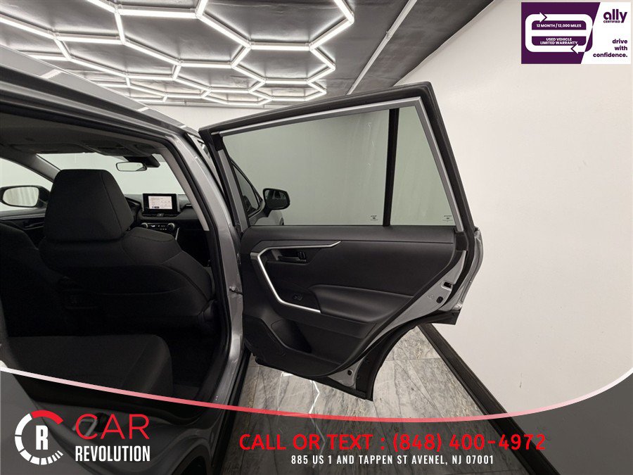 Used 2025 Toyota RAV4 LE AWD/4WD image 45