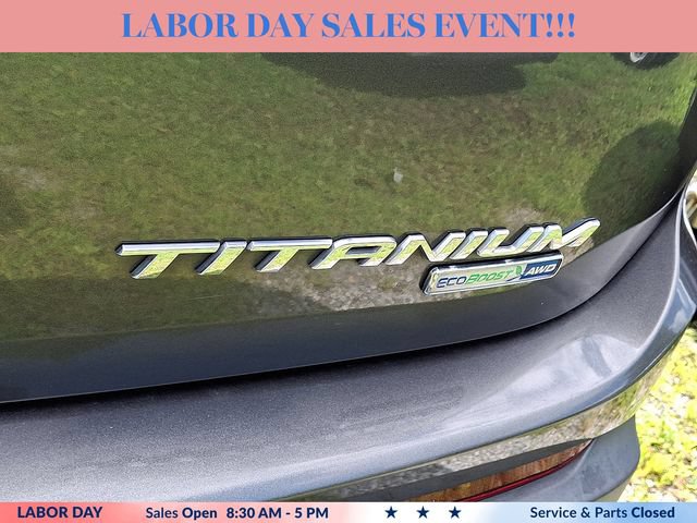 Used 2017 Ford Edge Titanium w/ Equipment Group 301A AWD/4WD image 11