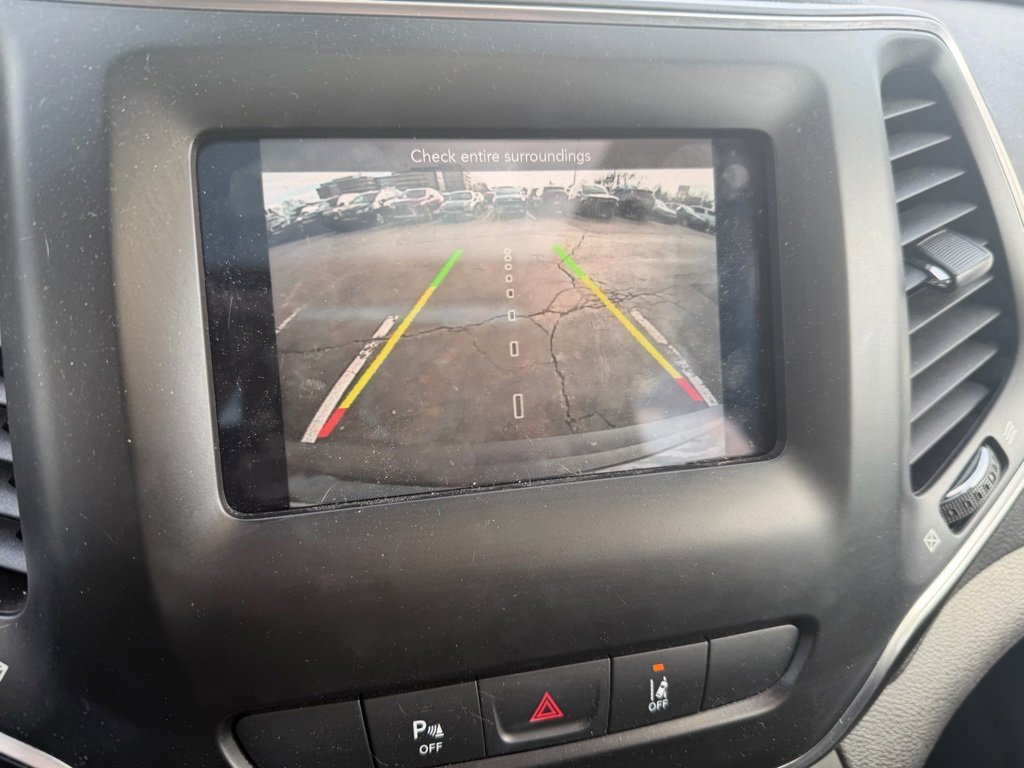 Used 2021 Jeep Cherokee Latitude Plus w/ Sun & Sound Group image 10