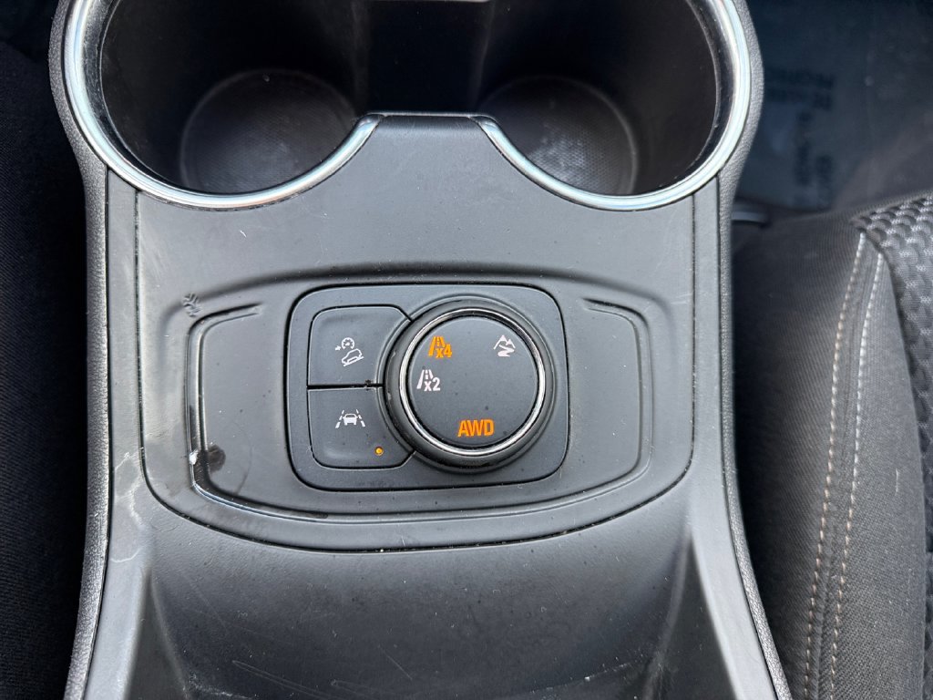 Used 2024 GMC Terrain SLE AWD/4WD image 18