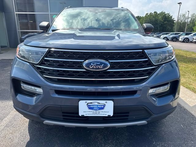 Used 2021 Ford Explorer XLT w/ Equipment Group 202A AWD/4WD image 2