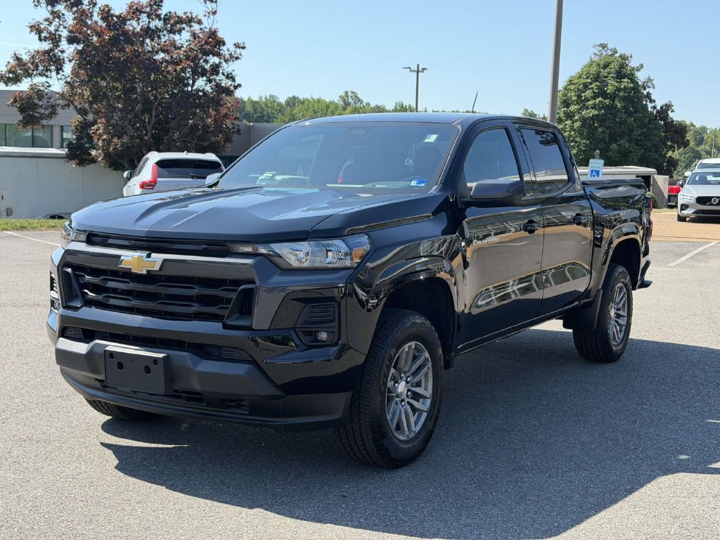 Used 2023 Chevrolet Colorado LT w/ LT Convenience Package II AWD/4WD image 23
