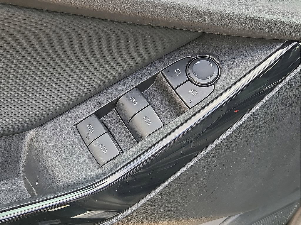 Used 2025 Chevrolet Equinox LT AWD/4WD image 21