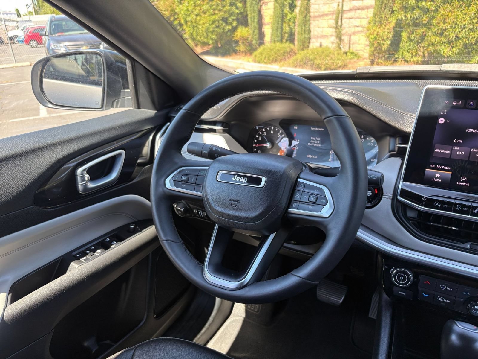 Used 2025 Jeep Compass Limited AWD/4WD image 35