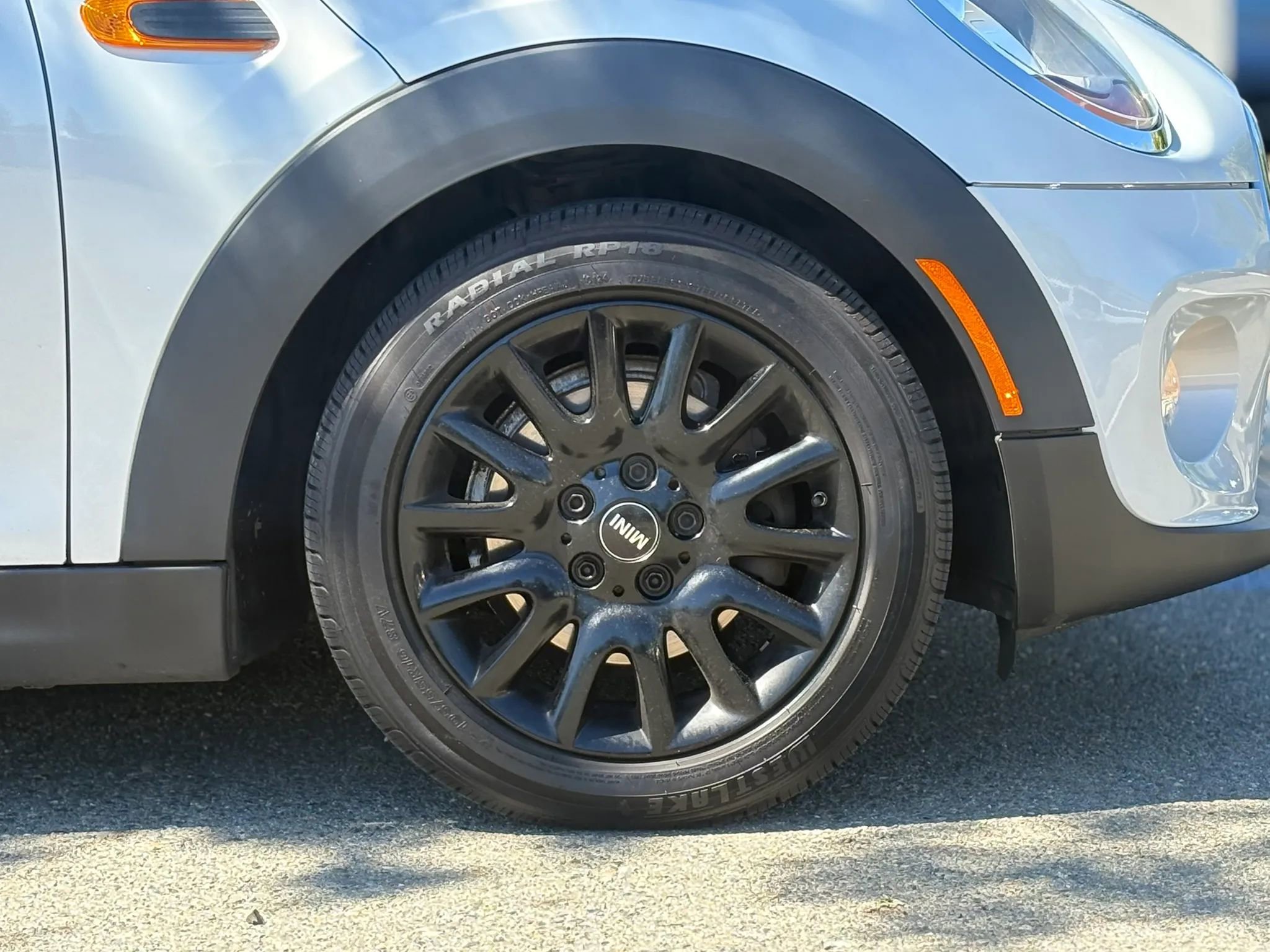 Used 2015 MINI Cooper 4-Door Hardtop image 26