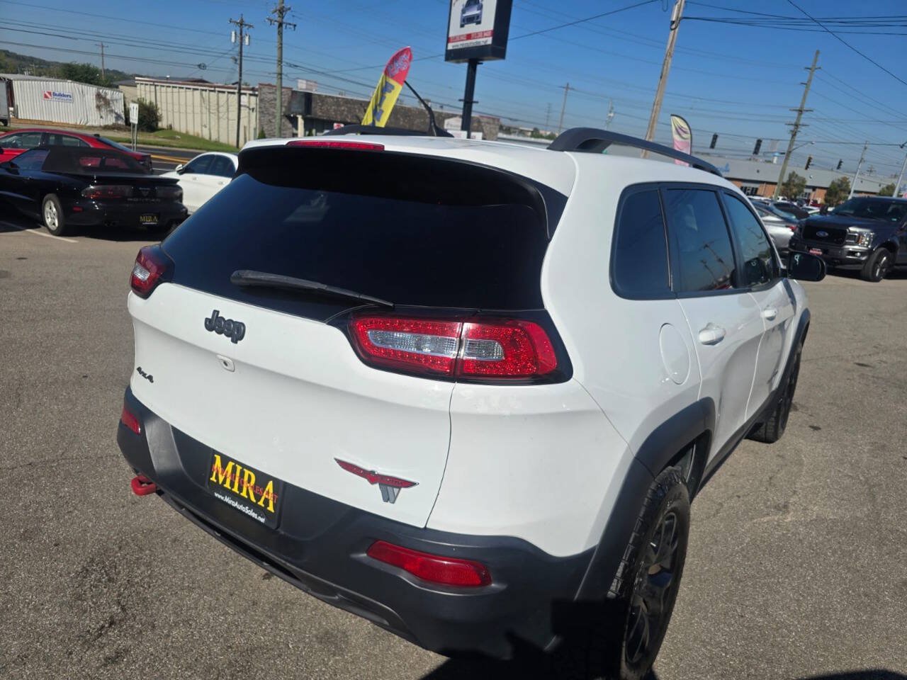 Used 2016 Jeep Cherokee Trailhawk w/ Comfort/Convenience Group AWD/4WD image 58